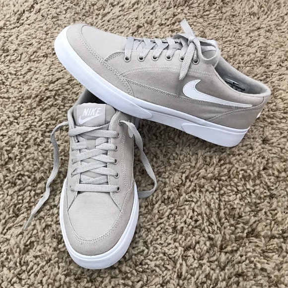 Nike Shoes - Woman's Nike skate shoes